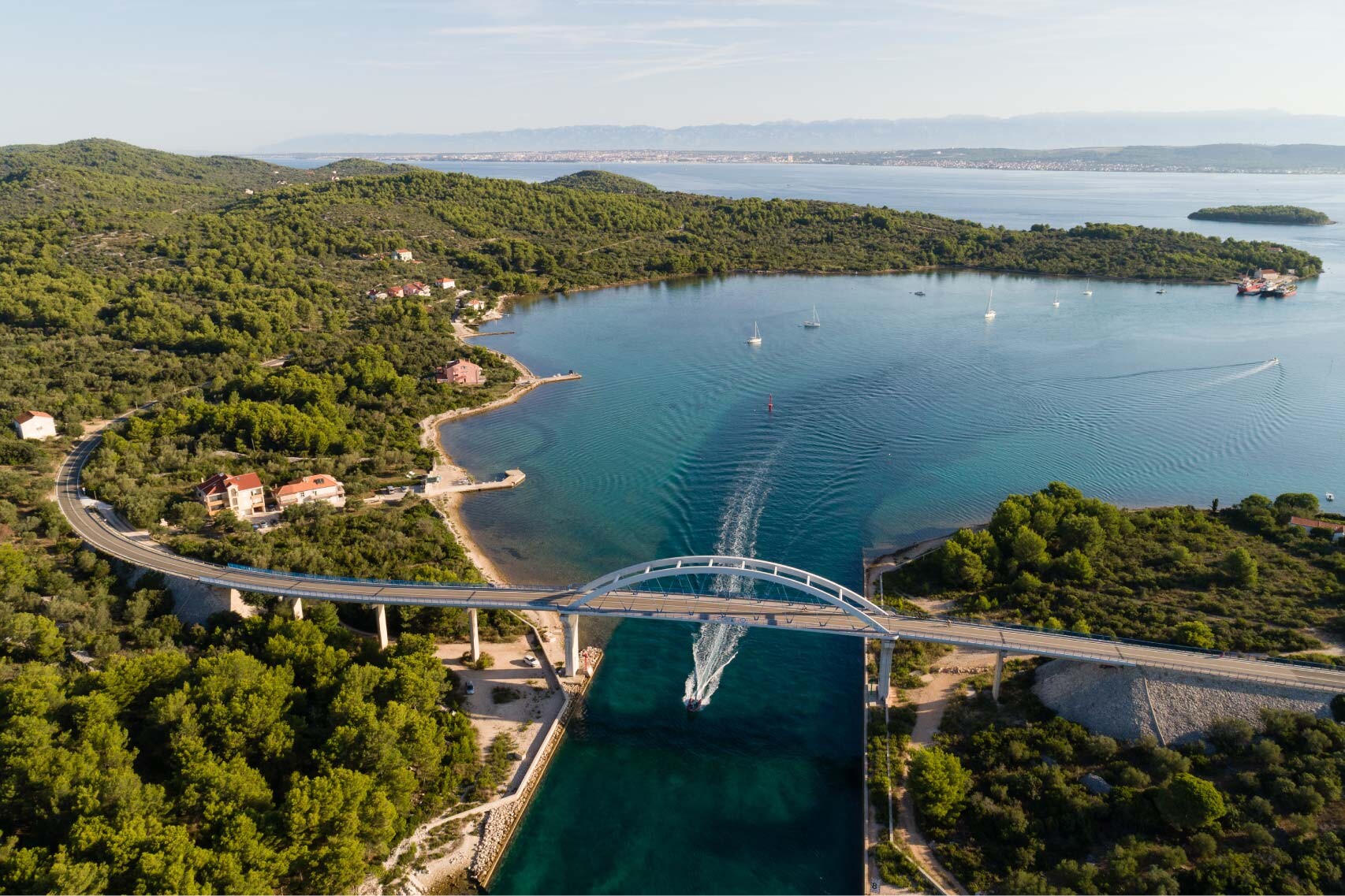 Zdrelac-Brücke, die die Inseln Ugljan und Pasman verbindet